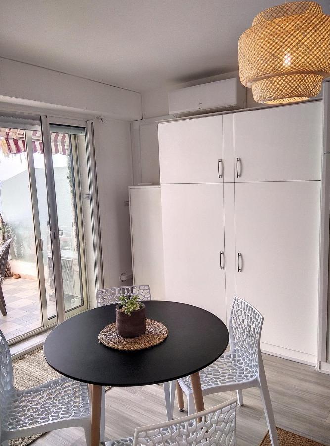 Constellation Apartment Juan-les-Pins Bagian luar foto