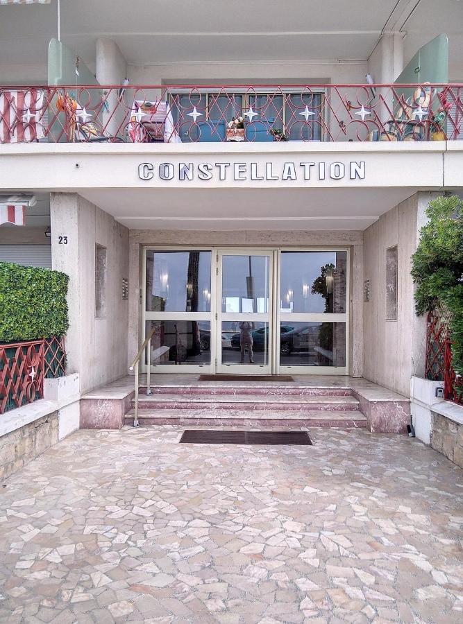 Constellation Apartment Juan-les-Pins Bagian luar foto