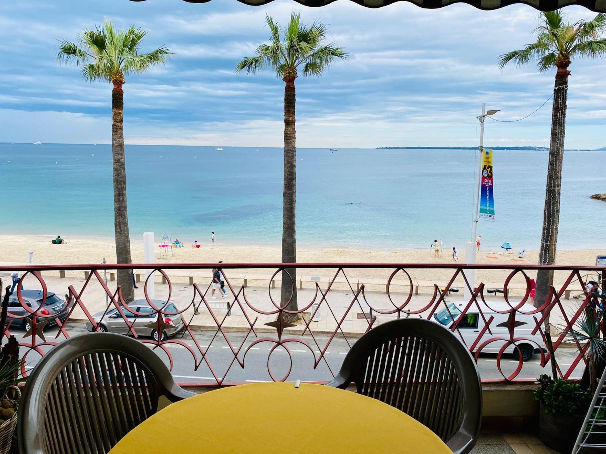 Constellation Apartment Juan-les-Pins Bagian luar foto