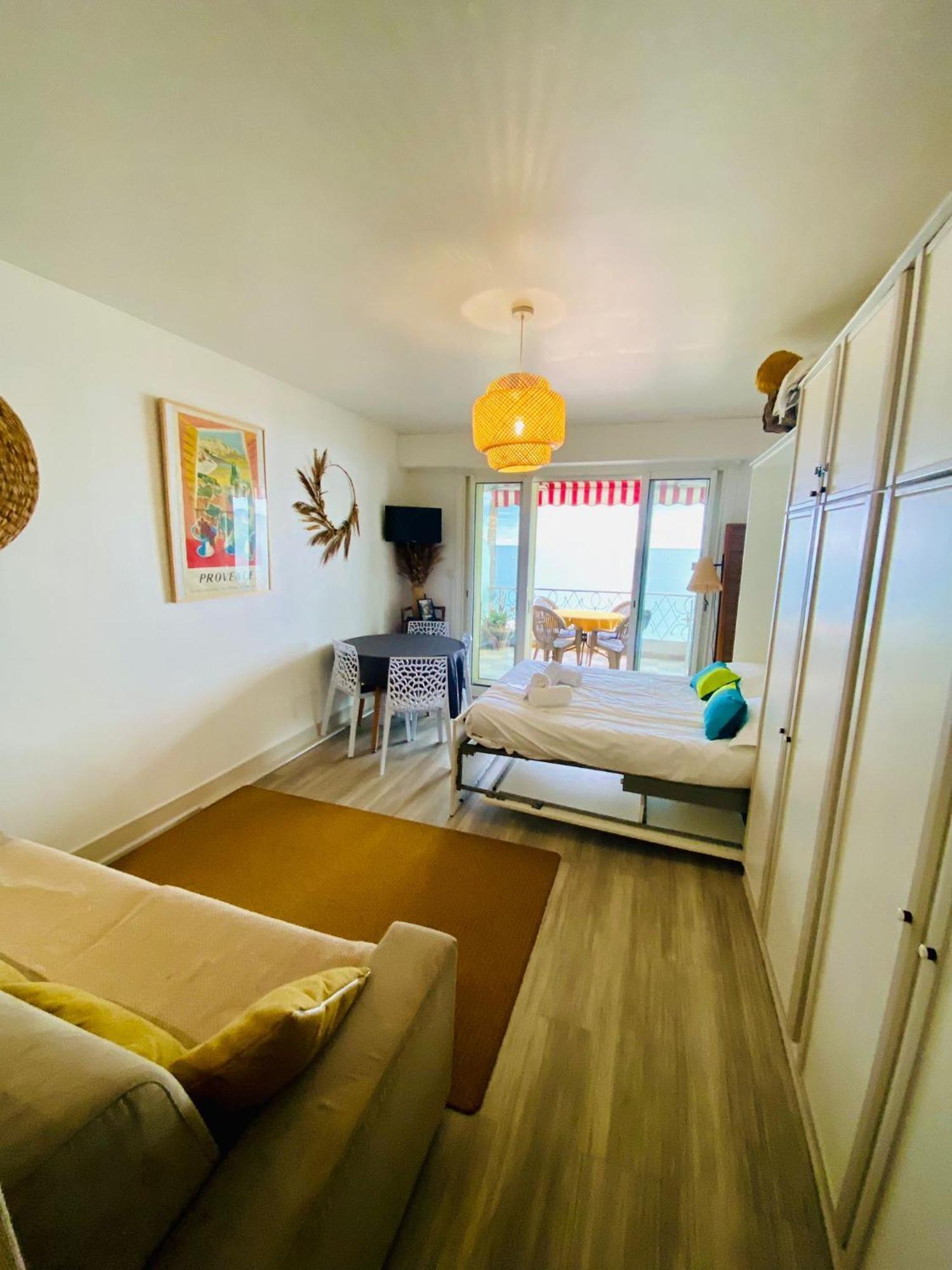 Constellation Apartment Juan-les-Pins Bagian luar foto