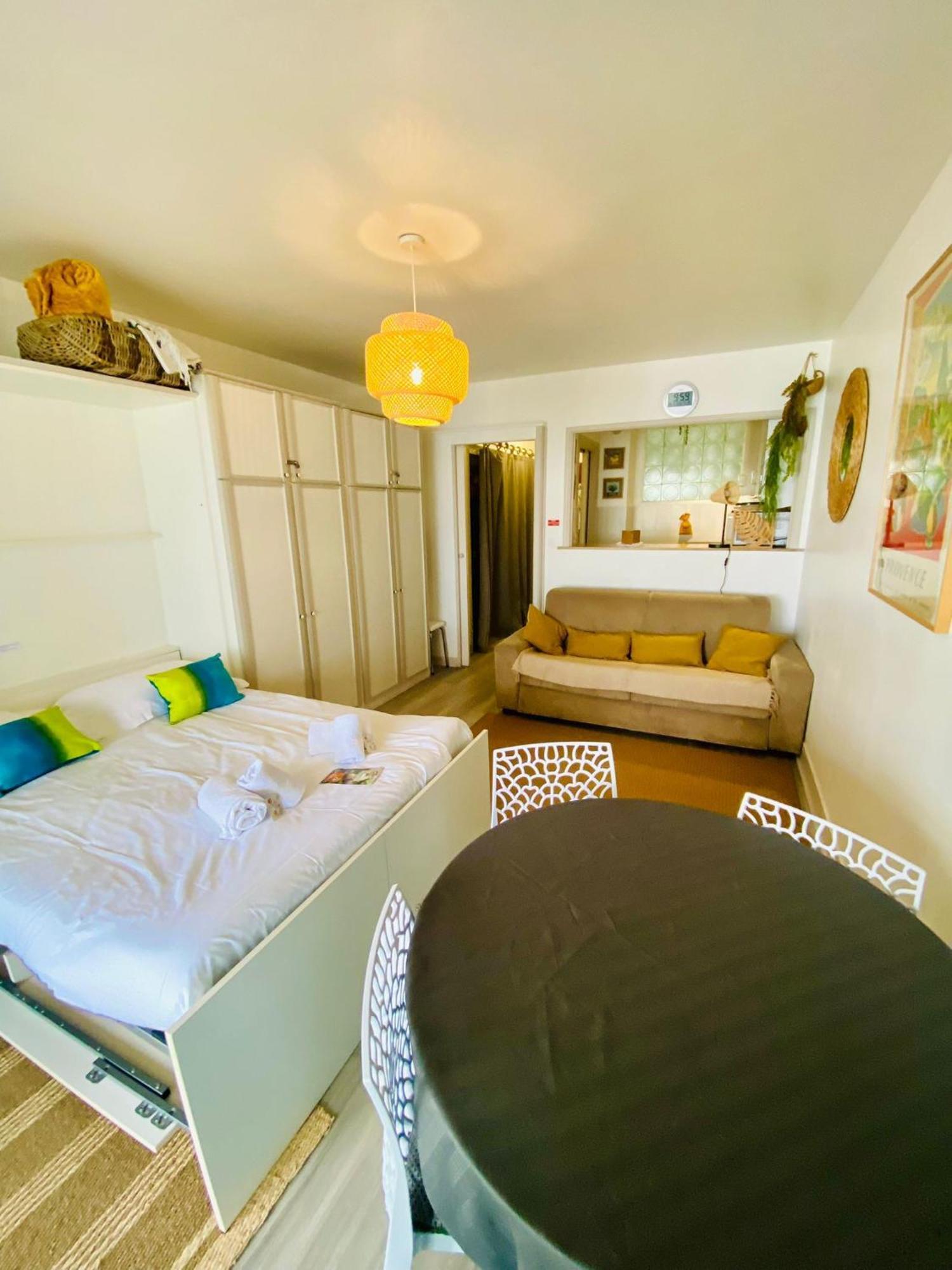 Constellation Apartment Juan-les-Pins Bagian luar foto