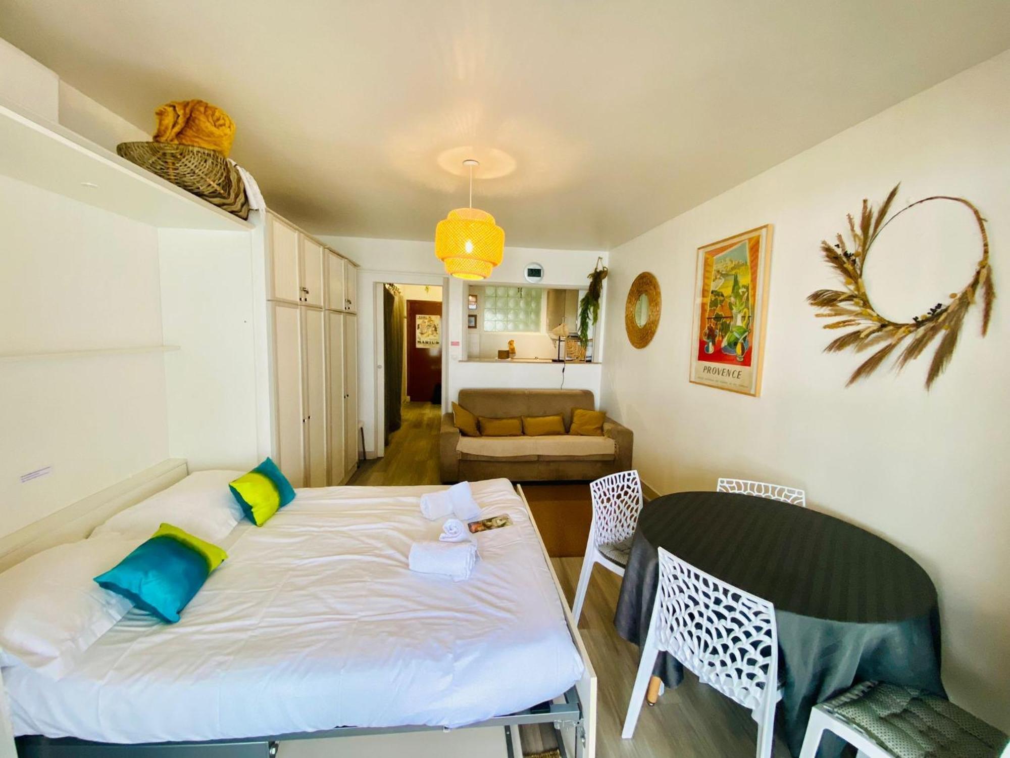 Constellation Apartment Juan-les-Pins Bagian luar foto