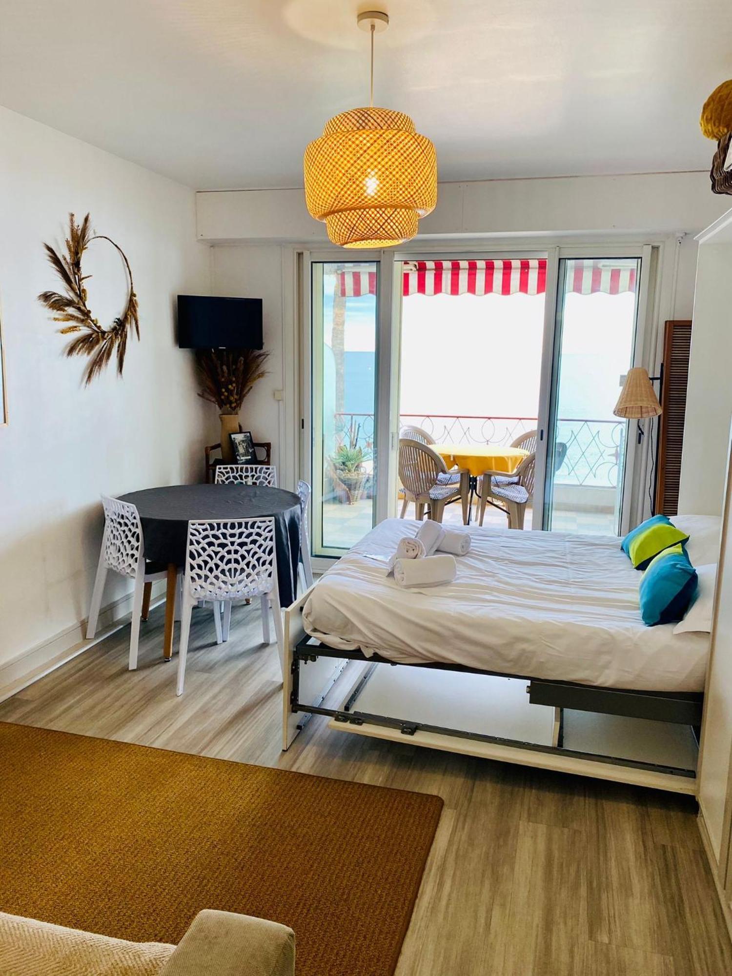 Constellation Apartment Juan-les-Pins Bagian luar foto